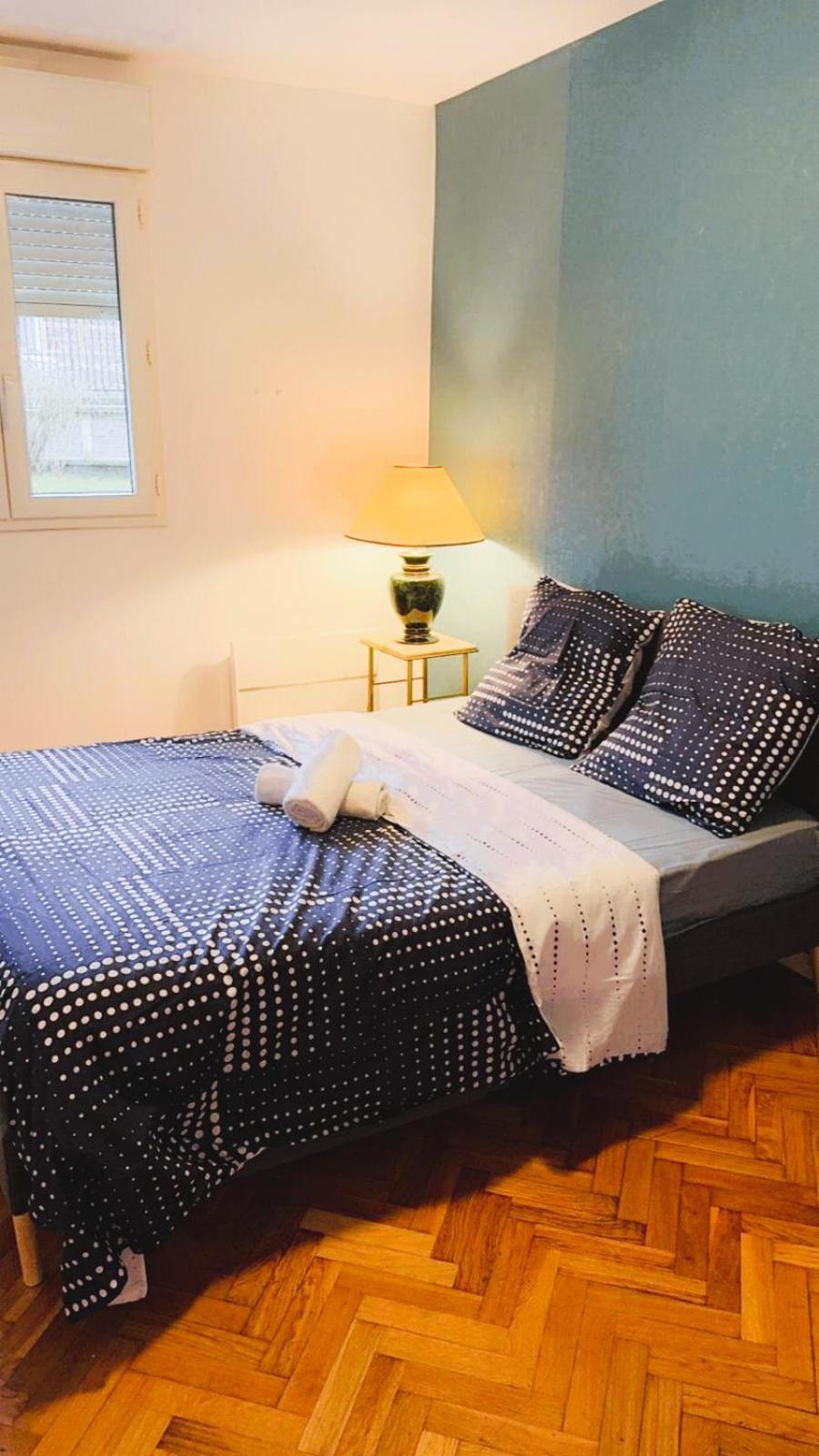 Mini-Studio Avec Kitchenette Ou Chambre Confort Avec Frigo Et Tv - Parking En Option Sur Resa ! Chaville Exterior photo